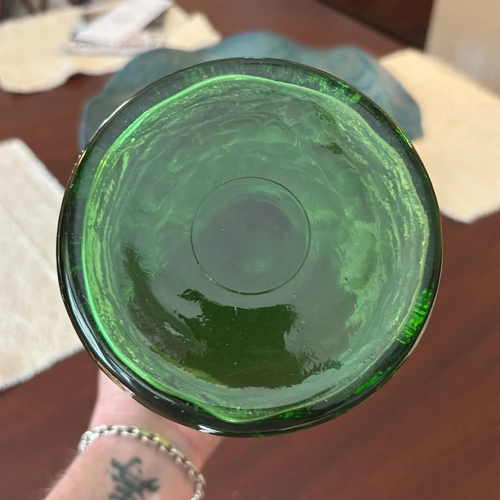 Crinkled Green Glass Vase Vintage - Picture 6 of 12